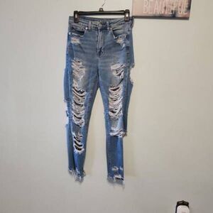 American Eagle Size 2 Destroyed Light Wash Mom Jeans
